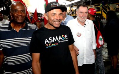 Em visita a galpão da Asmare, Patrus fala sobre reciclagem de materiais e enfatiza importância de desenvolver indústria de terras raras em MG