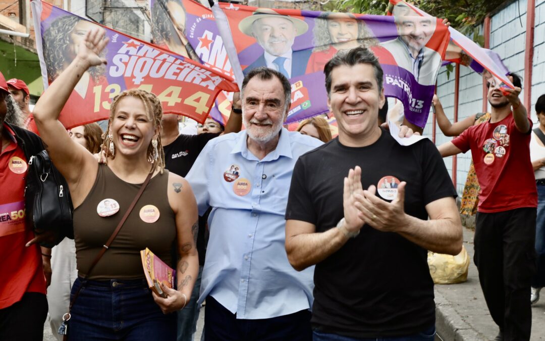 Em caminhada no Taquaril, Patrus revisita obras realizadas em sua gestão e recebe apoio de lideranças comunitárias