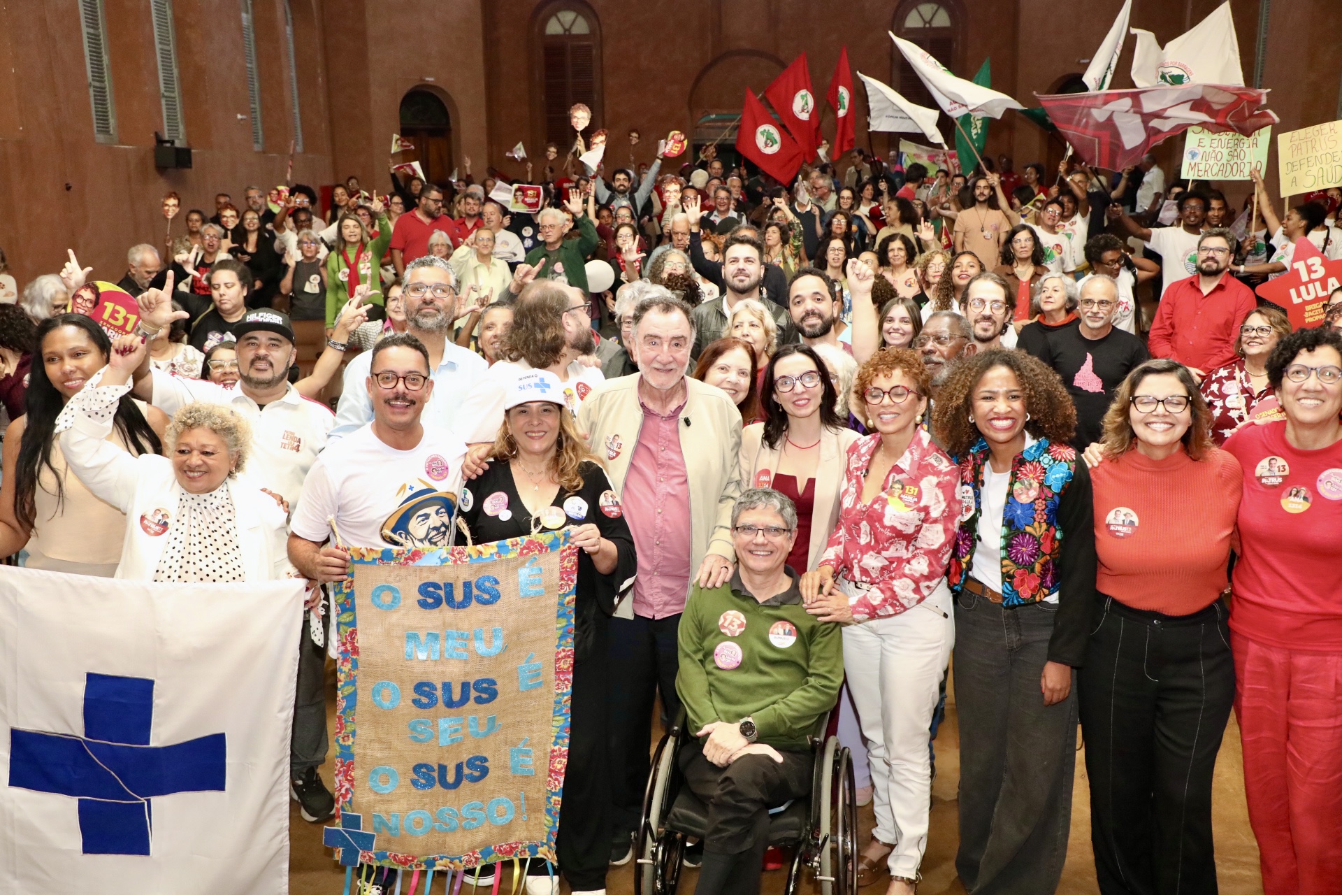 Patrus apresenta propostas para a saúde e recebe apoio do setor para sua candidatura