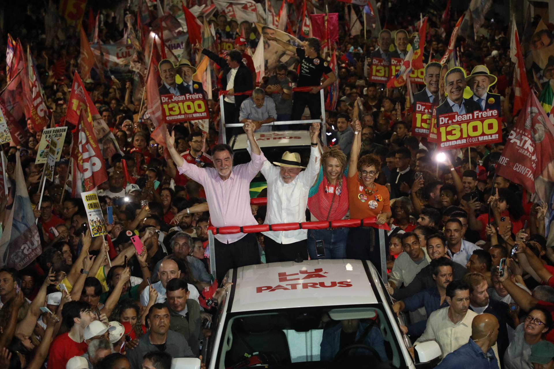 IMG_8075.JPG Montes Claros celebra a campanha de Patrus durante caminhada com presidente Lula